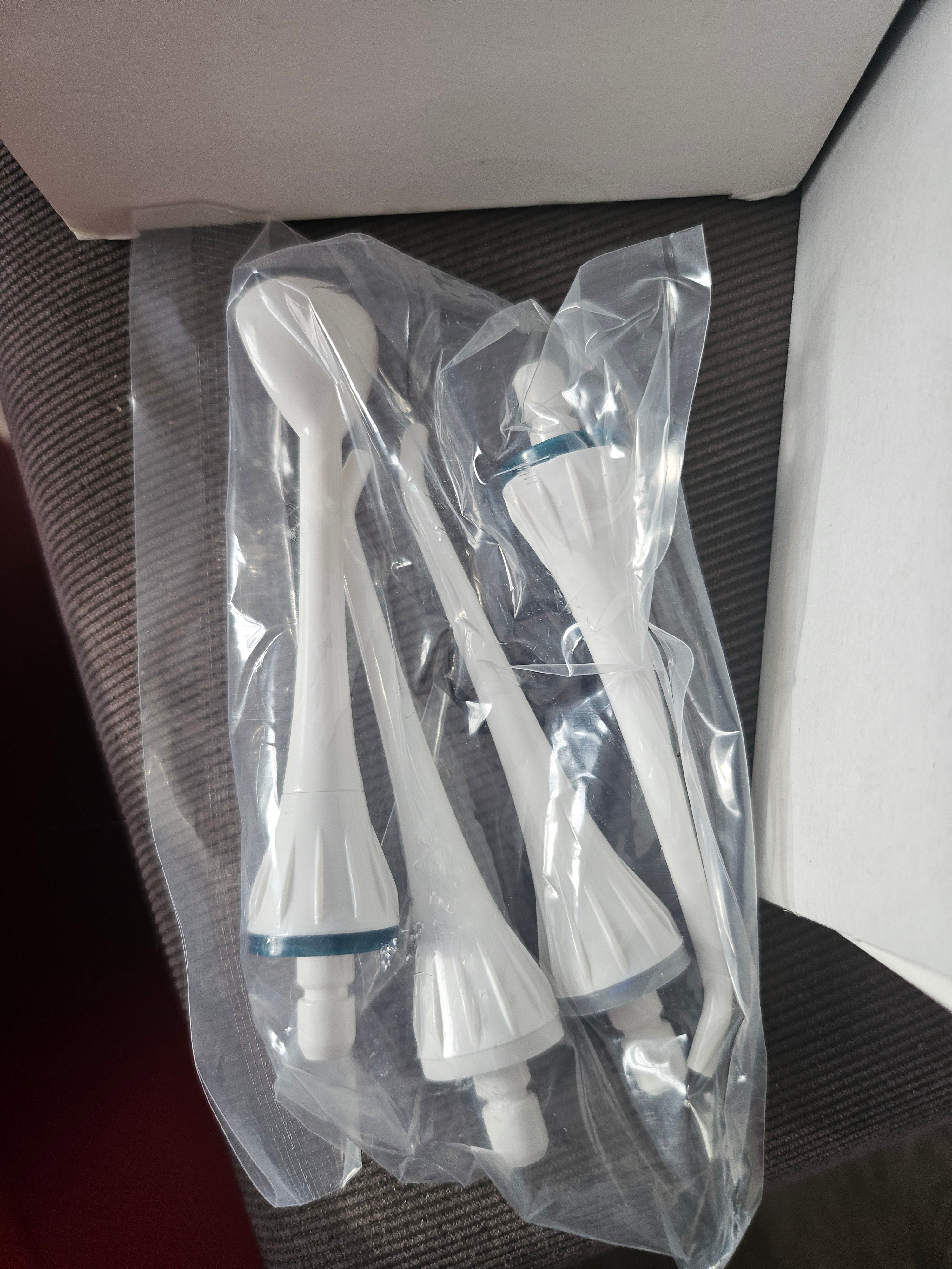 IRRIGATEUR BUCCAL D52-WE3 RECHARGEABLE ET WATERPROOF EN BOITE /NEUF