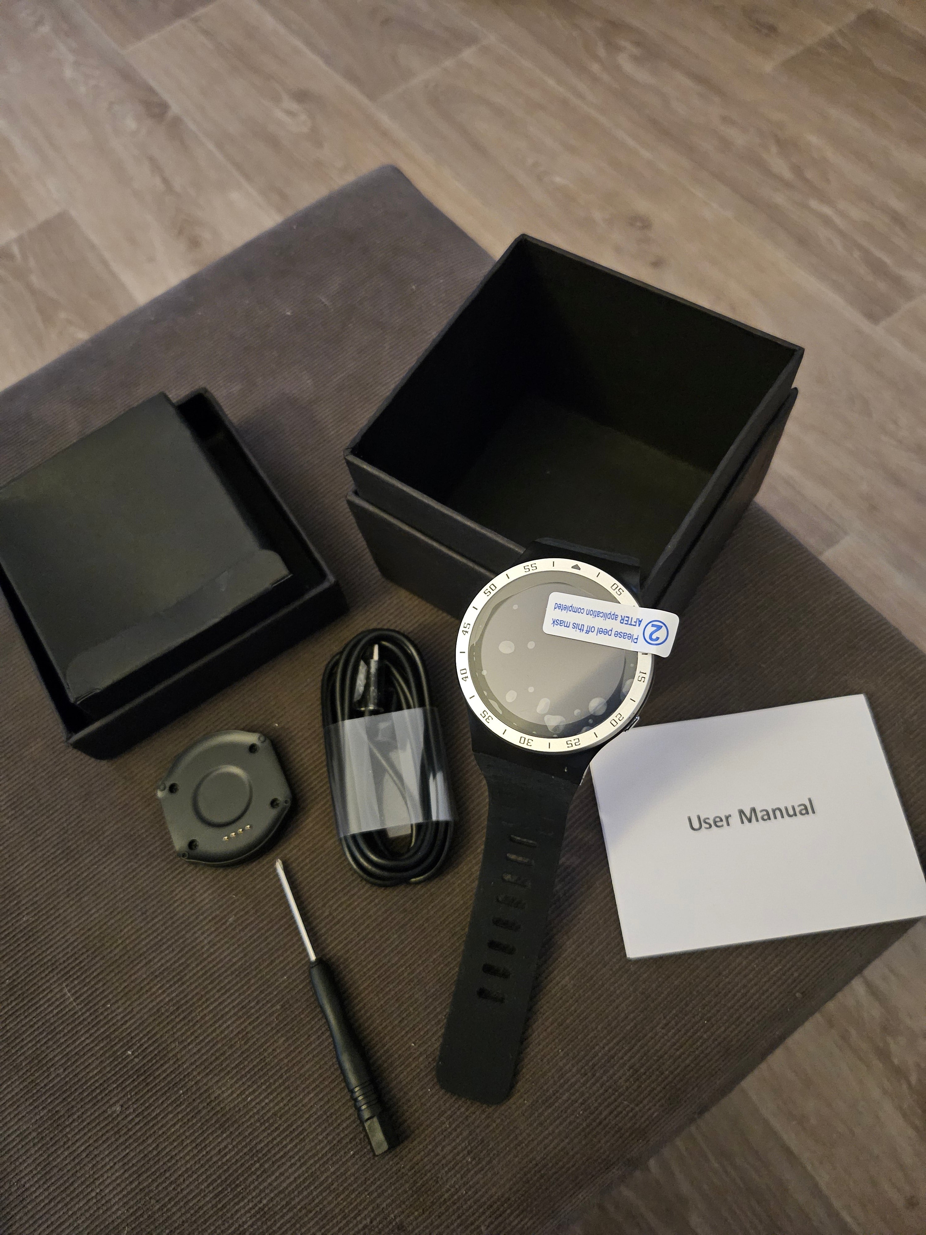 MONTRE CONNECTEE POUR HOMME TACTILE BRACELET NOIR AVEC CHARGEUR