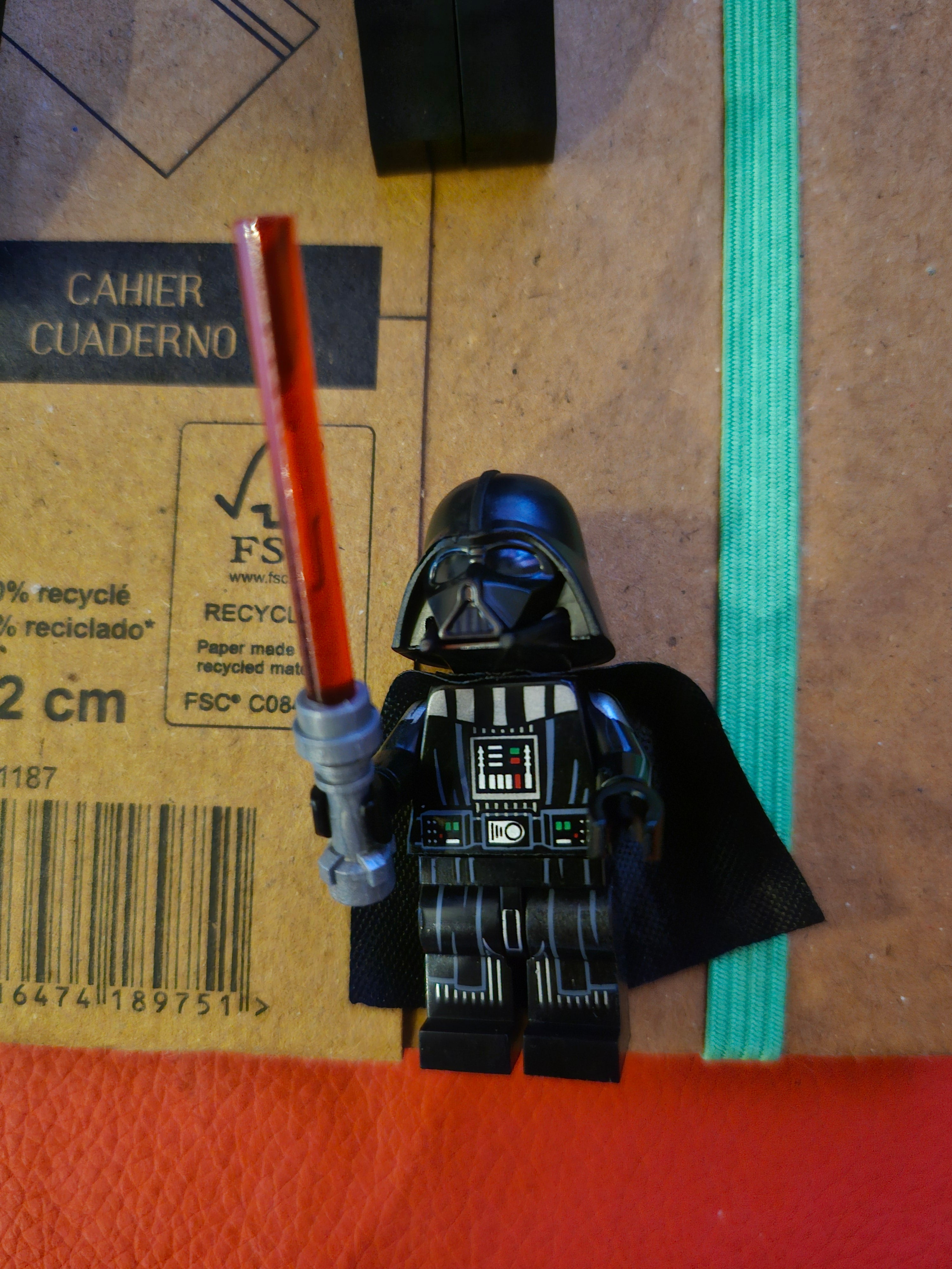 DARK VADOR (ROBOT ET FIGURINE AVEC NOTICE ) COMPATIBLE AVEC LES BRICKS LEGO