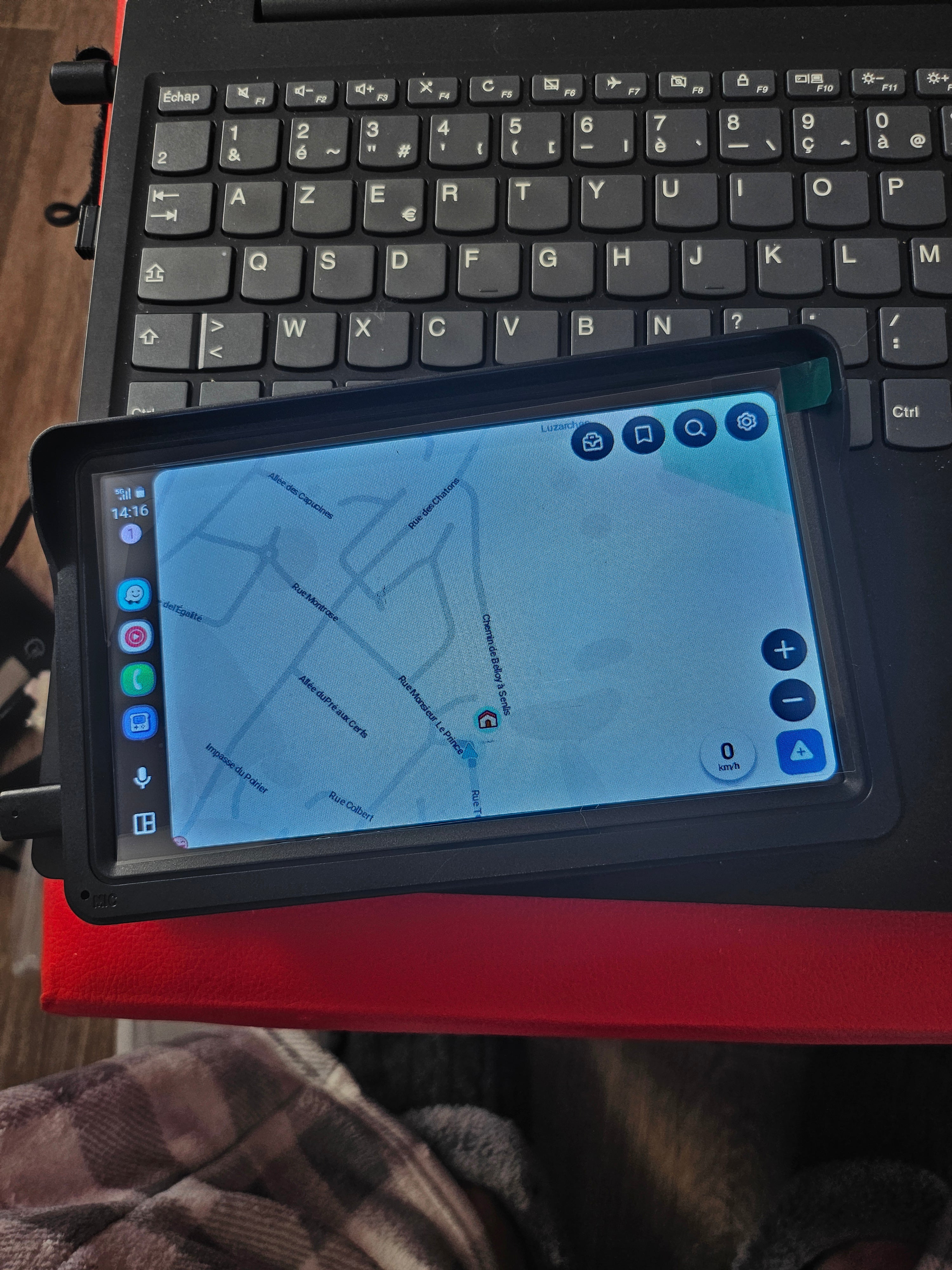 TABLETTE ECRAN TACTILE POUR VOITURE AVEC CAMERA DE RECUL COMPLET ET NEUF